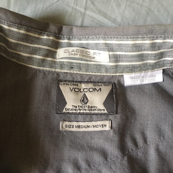 Men's volcom dress shirt size medium - Picture 3 of 4